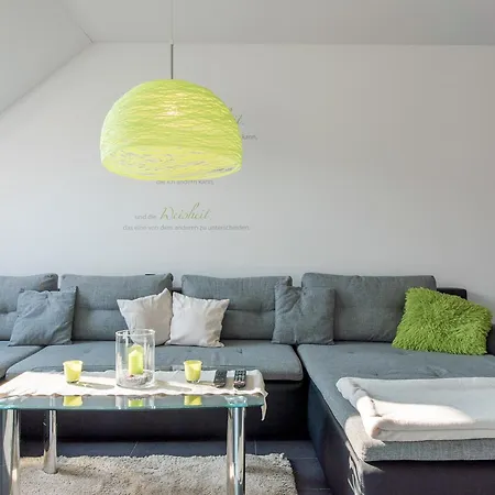 Private Apartment *